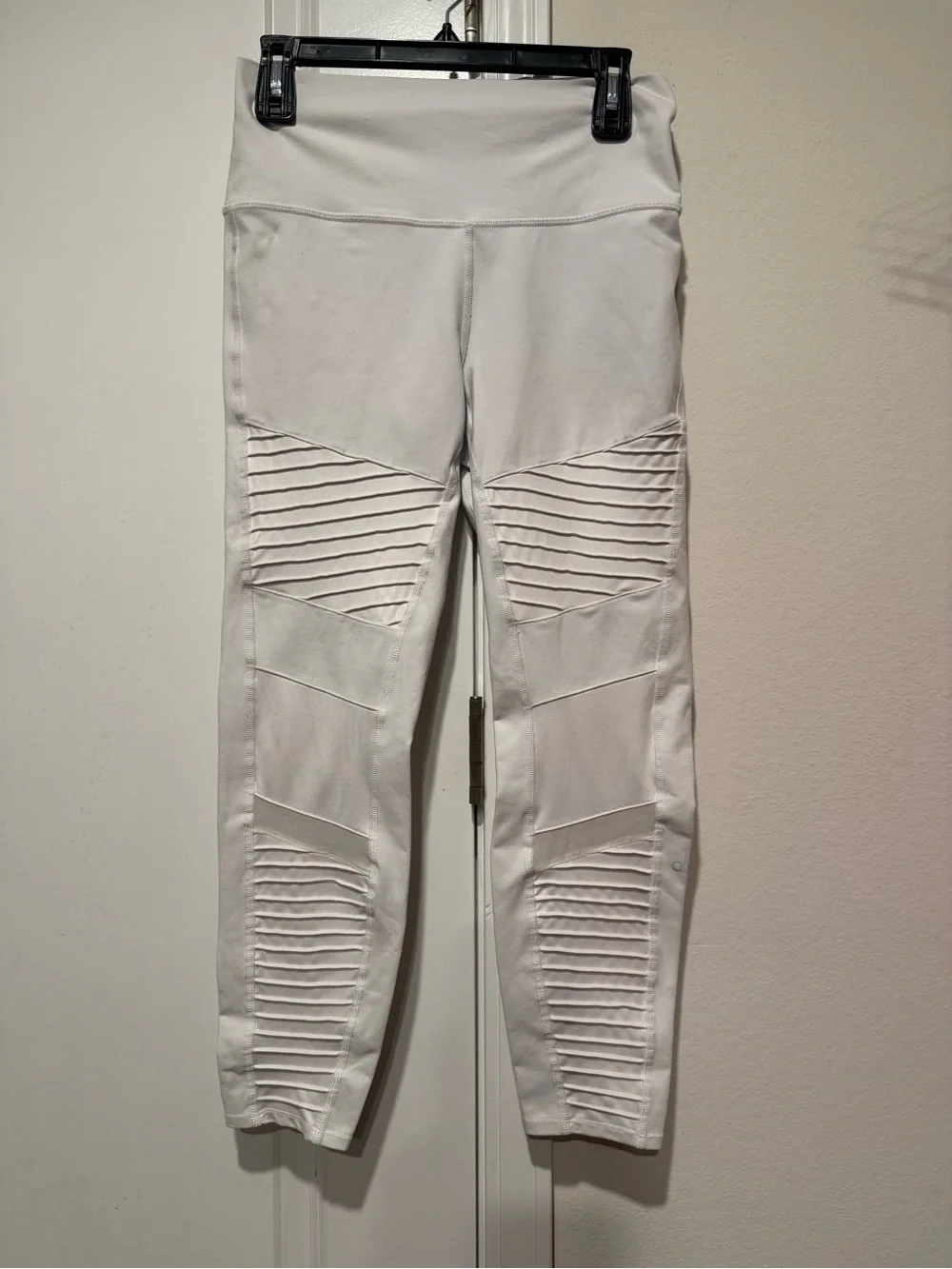 ALO Yoga White Ribbed Moto-Style Leggings size Large
